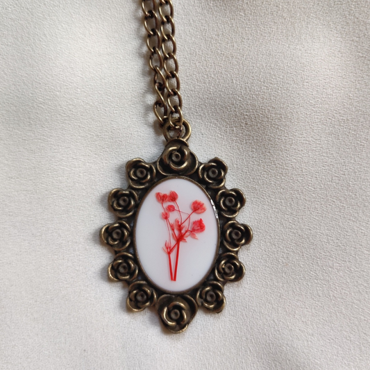 Flower design vintage locket