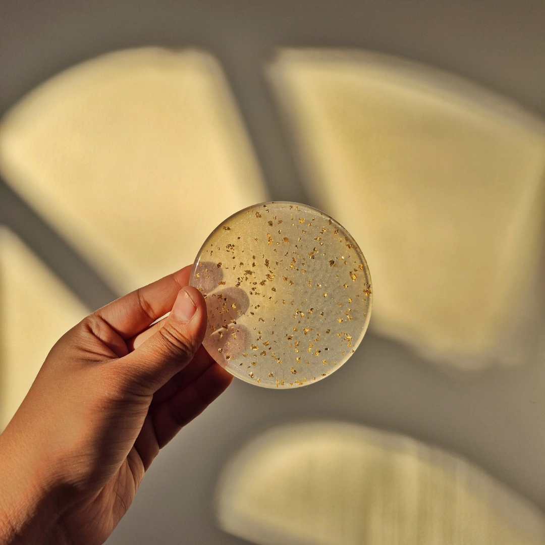 Gold flakes resin coasters
