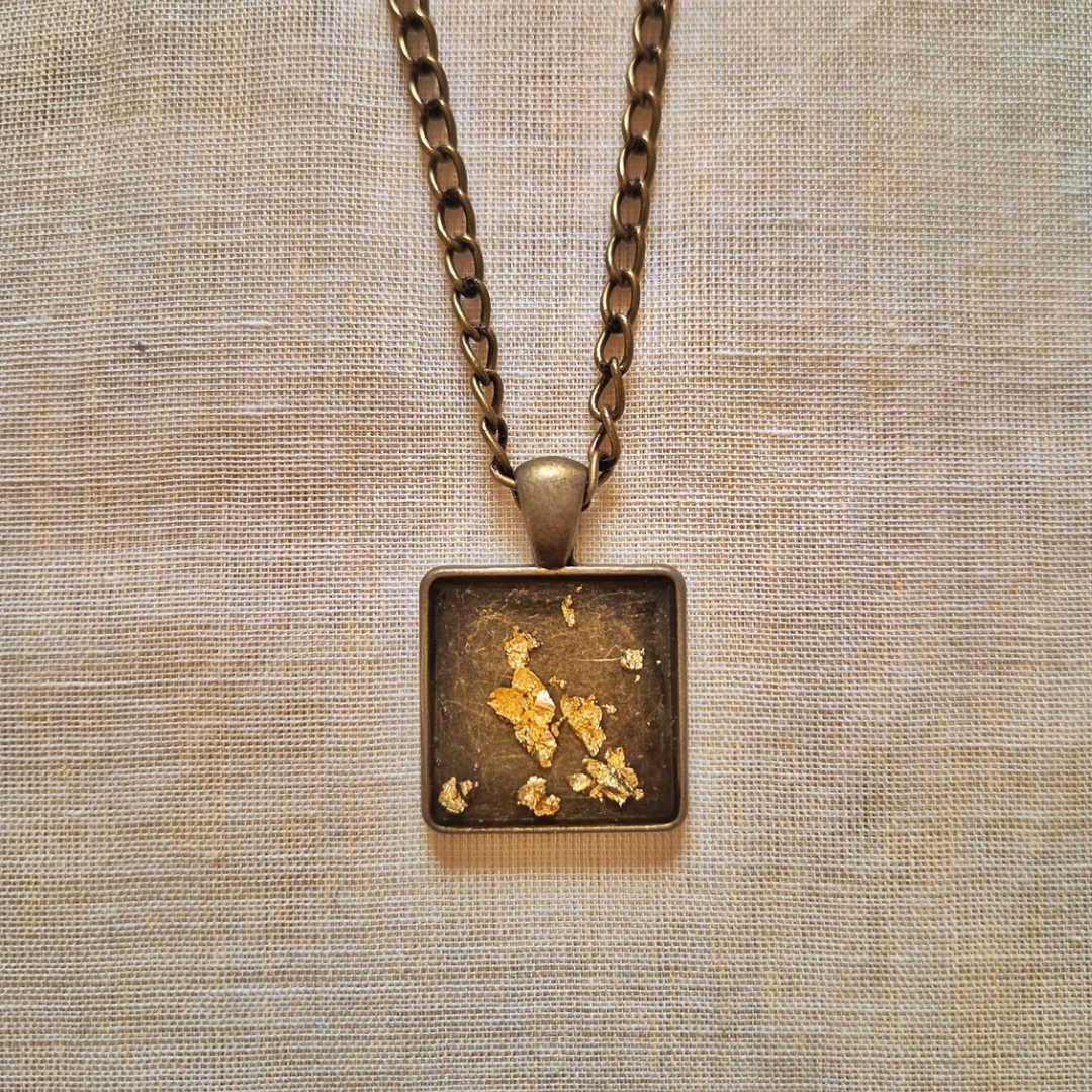 Gold flakes locket (square)