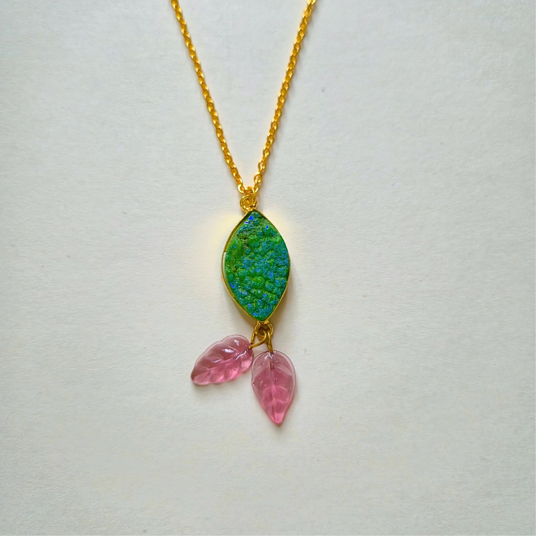 Duzy stone pendant
