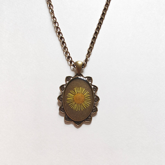 Daisy vintage locket