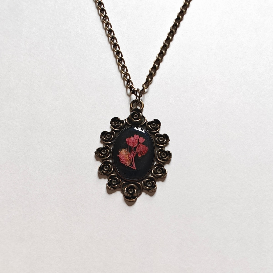 Pink gypsy vintage locket (A)