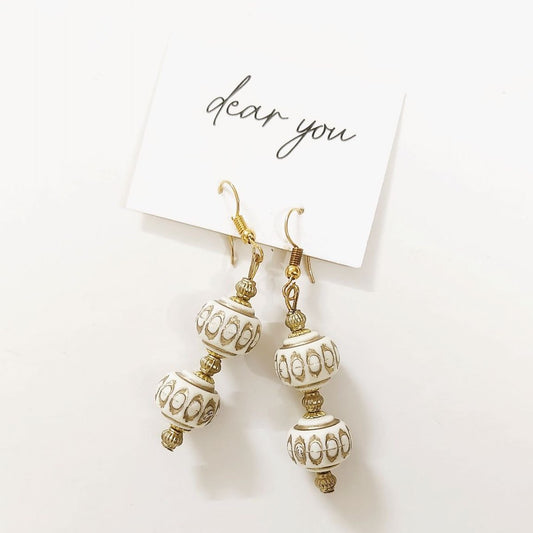 Madno earrings (white)