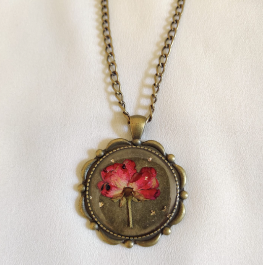 Vintage rose locket (designer round)